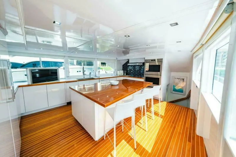 Slide: The Image of Galley Looking Fwd   - 6484468