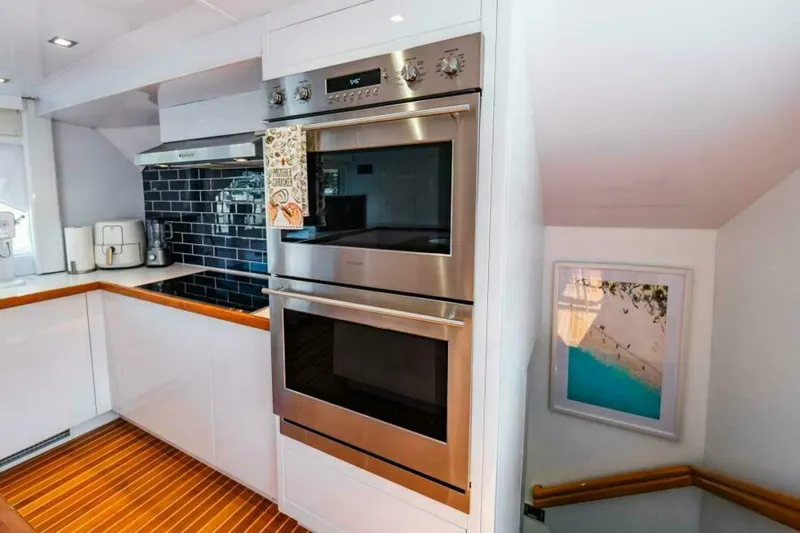 Slide: The Image of Double Ovens   - 6484470
