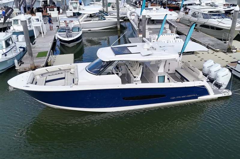 Slide: The Image of Regal 38 SAV 2027 - 7671499