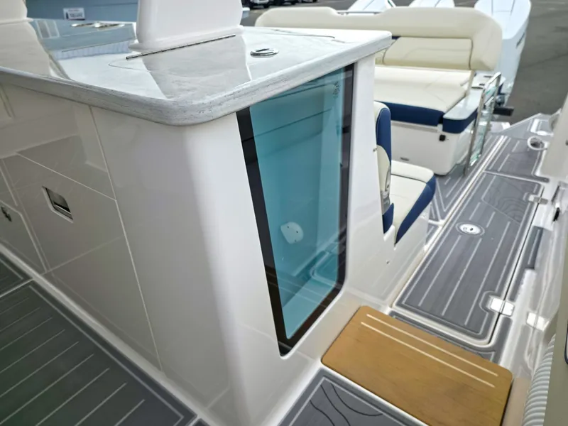 Slide: The Image of Regal 38 SAV 2027 - 7220458