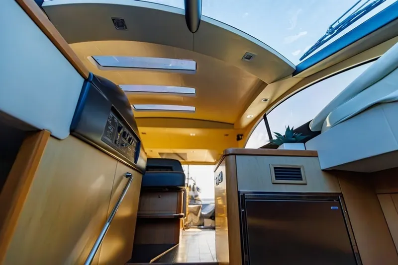 Slide: The Image of 62 Sunseeker Predator - 6521006