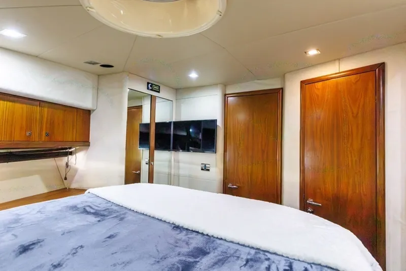 Slide: The Image of 62 Sunseeker Predator - 6514294
