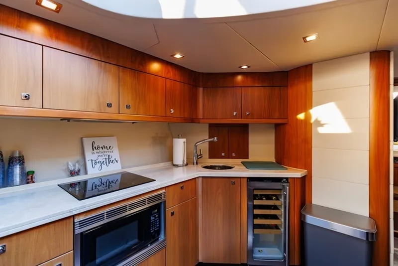 Slide: The Image of 62 Sunseeker Predator - 6521005