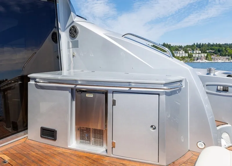 Slide: The Image of 62 Sunseeker Predator - 6514097
