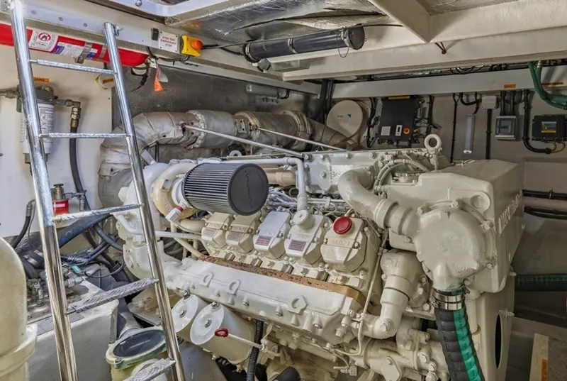 Slide: The Image of 62 Sunseeker Predator - 6514130