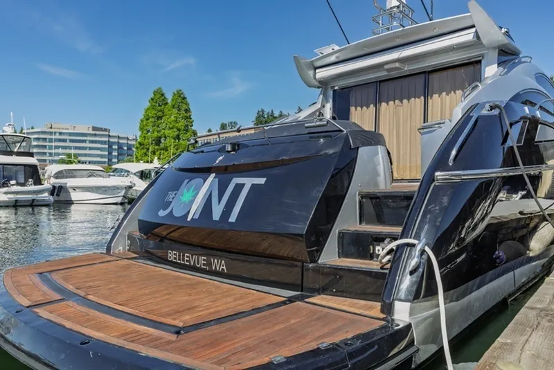 Slide: The Image of 62 Sunseeker Predator - 6514094