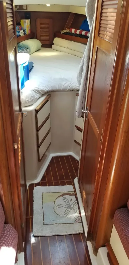 Slide: The Image of V-berth - 6514214