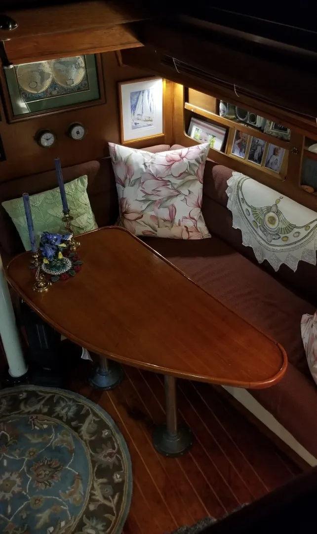 Slide: The Image of Settee Starboard - 6514219
