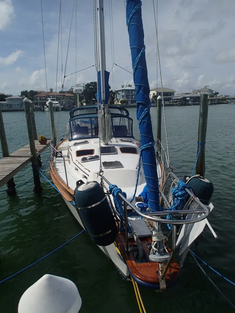 Slide: The Image of Bow looking aft - 6514335