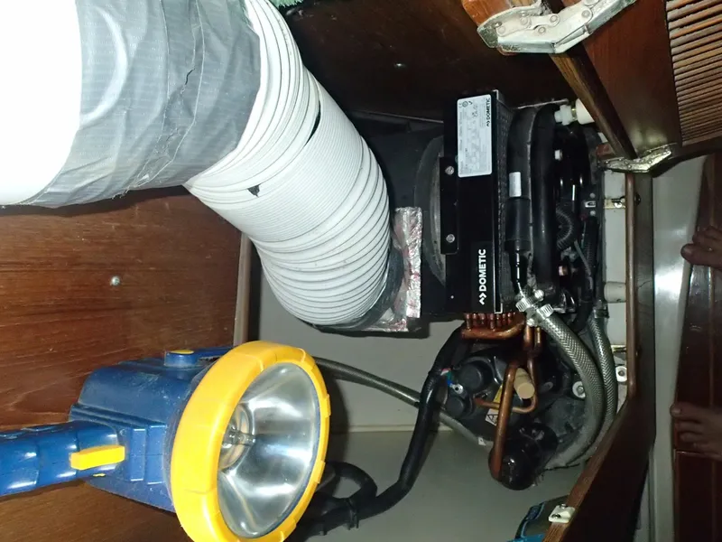 Slide: The Image of A/C Unit - 6514243