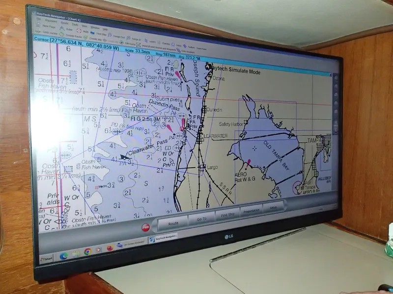Slide: The Image of Large GPS Display - 6514237