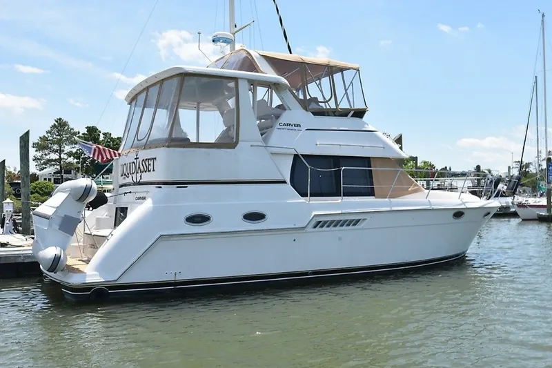 The Image of Carver Yachts 356 Motoryacht 2001 - 6493722