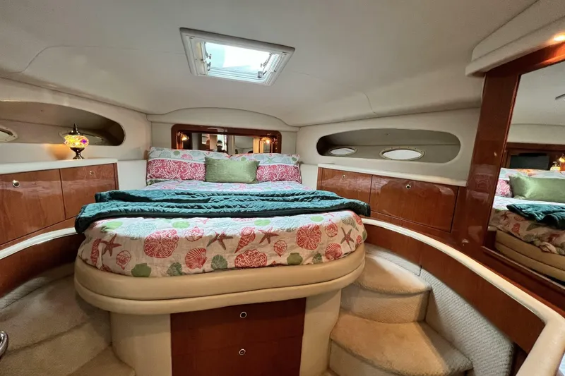 Slide: The Image of Sea Ray 420 Aft Cabin 1999 - 6494068