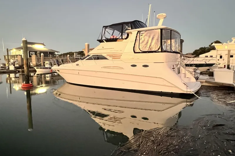 Slide: The Image of Sea Ray 420 Aft Cabin 1999 - 6494032