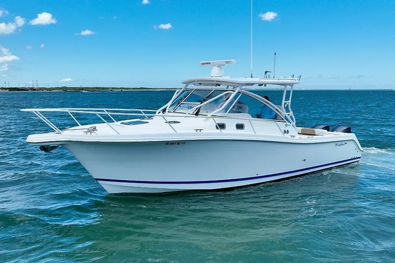 The Image of Edgewater 335 Express 2015 - 6497952