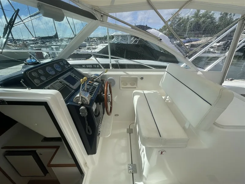 Slide: The Image of Tiara 2900 Coronet Harbor Edition 2000 - 6497963
