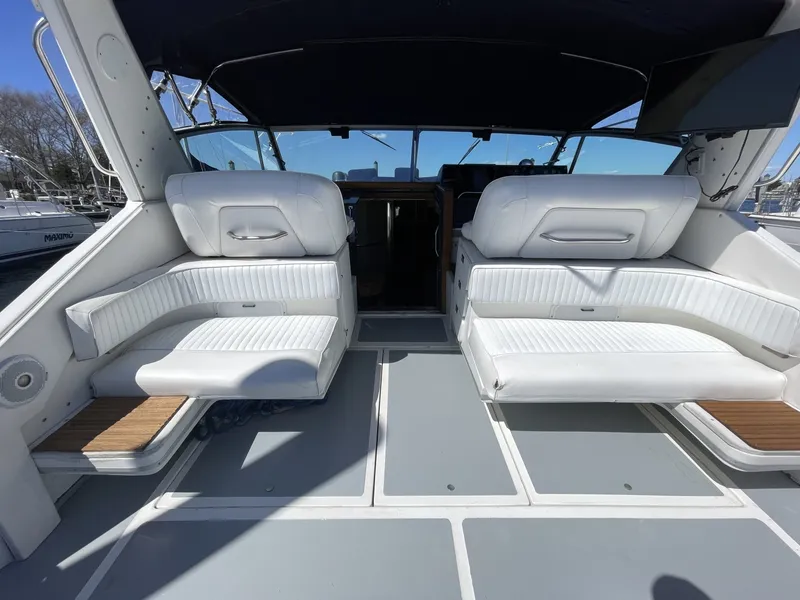 Slide: The Image of Sea Ray 390 Express Cruiser 1990 - 6508485