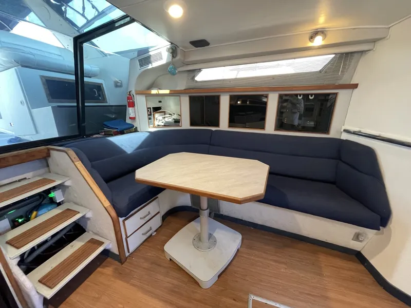 Slide: The Image of Sea Ray 390 Express Cruiser 1990 - 6508473