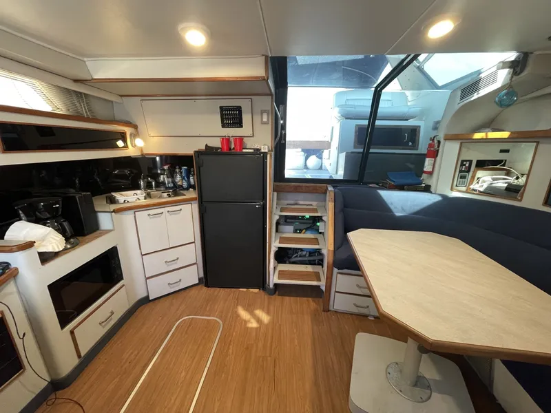 Slide: The Image of Sea Ray 390 Express Cruiser 1990 - 6508472