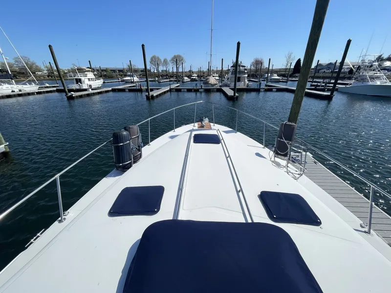 Slide: The Image of Sea Ray 390 Express Cruiser 1990 - 6508476