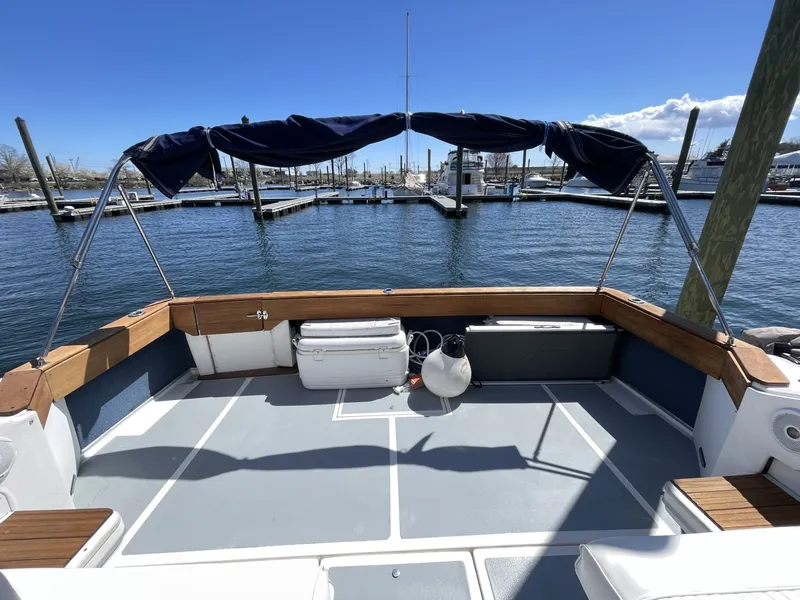 Slide: The Image of Sea Ray 390 Express Cruiser 1990 - 6508486