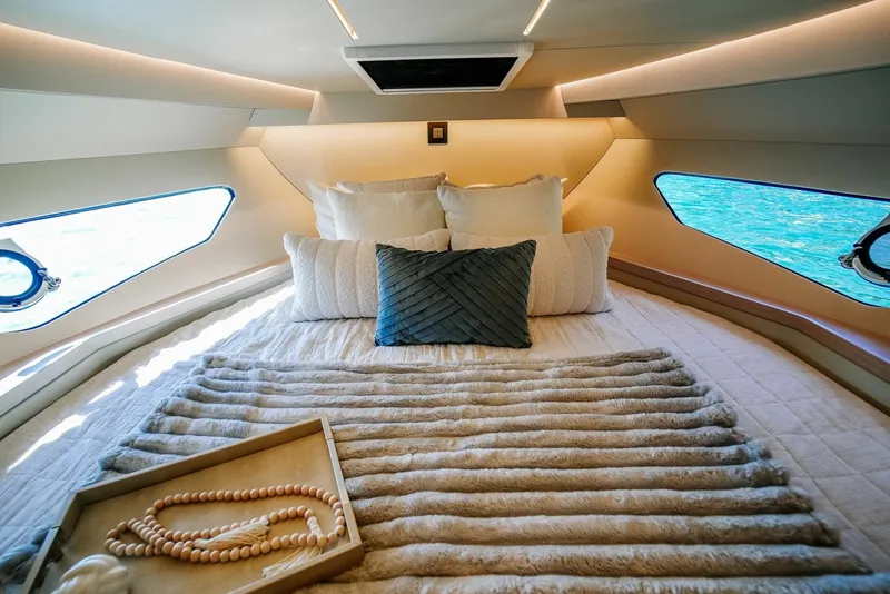 Slide: The Image of Focus Motor Yachts 3X 2027 - 6508753