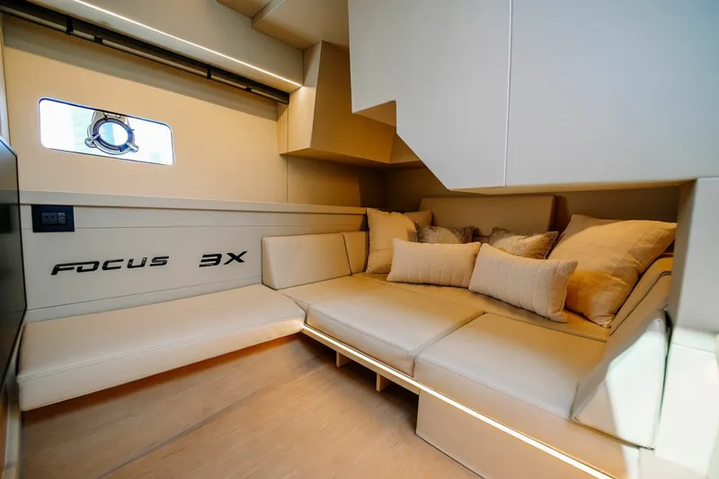 Slide: The Image of Focus Motor Yachts 3X 2027 - 6508742