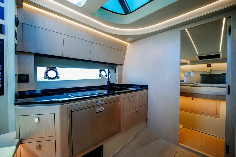 Slide: The Image of Focus Motor Yachts 3X 2027 - 6508746