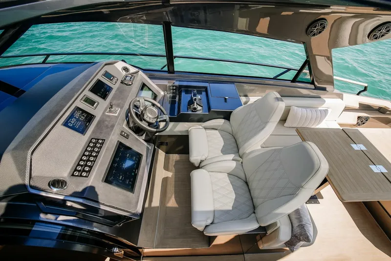 Slide: The Image of Focus Motor Yachts 3X 2027 - 6508726