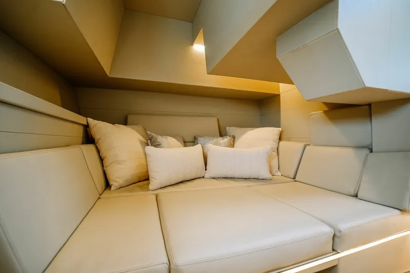 Slide: The Image of Focus Motor Yachts 3X 2027 - 6508743
