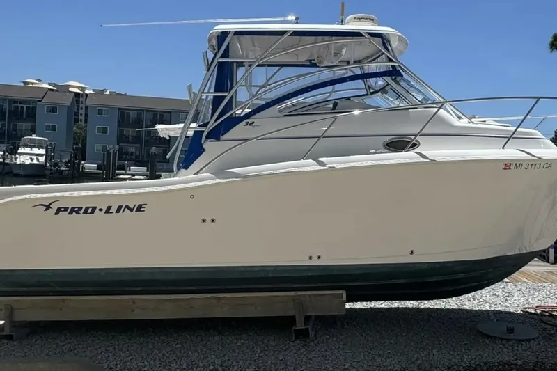Slide: The Image of 2005 Pro Line 32 Express - 6508554