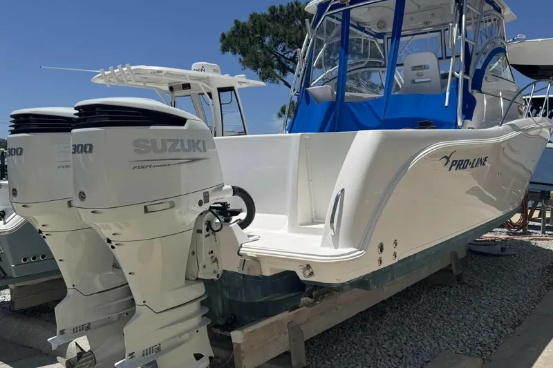Slide: The Image of 2005 Pro Line 32 Express - 6508555