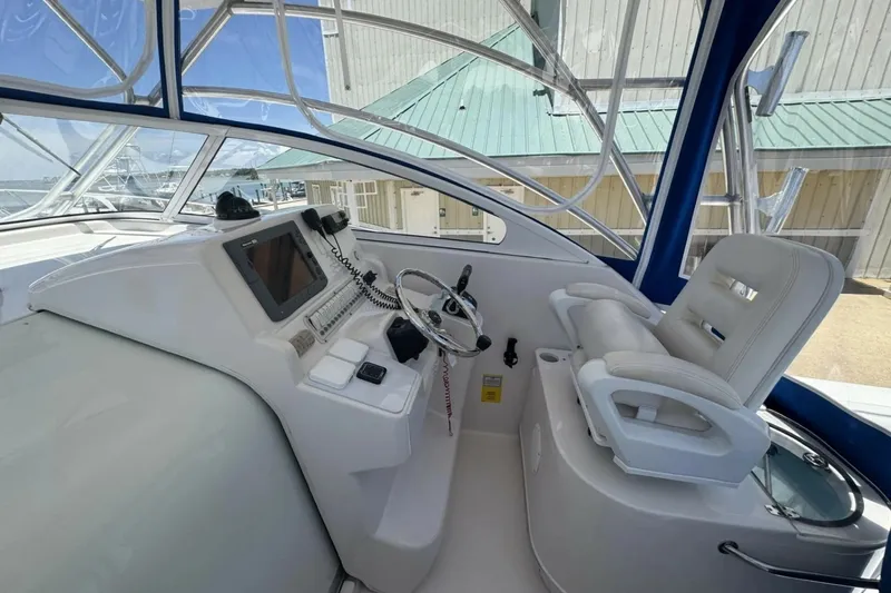 Slide: The Image of 2005 Pro Line 32 Express - 6508566