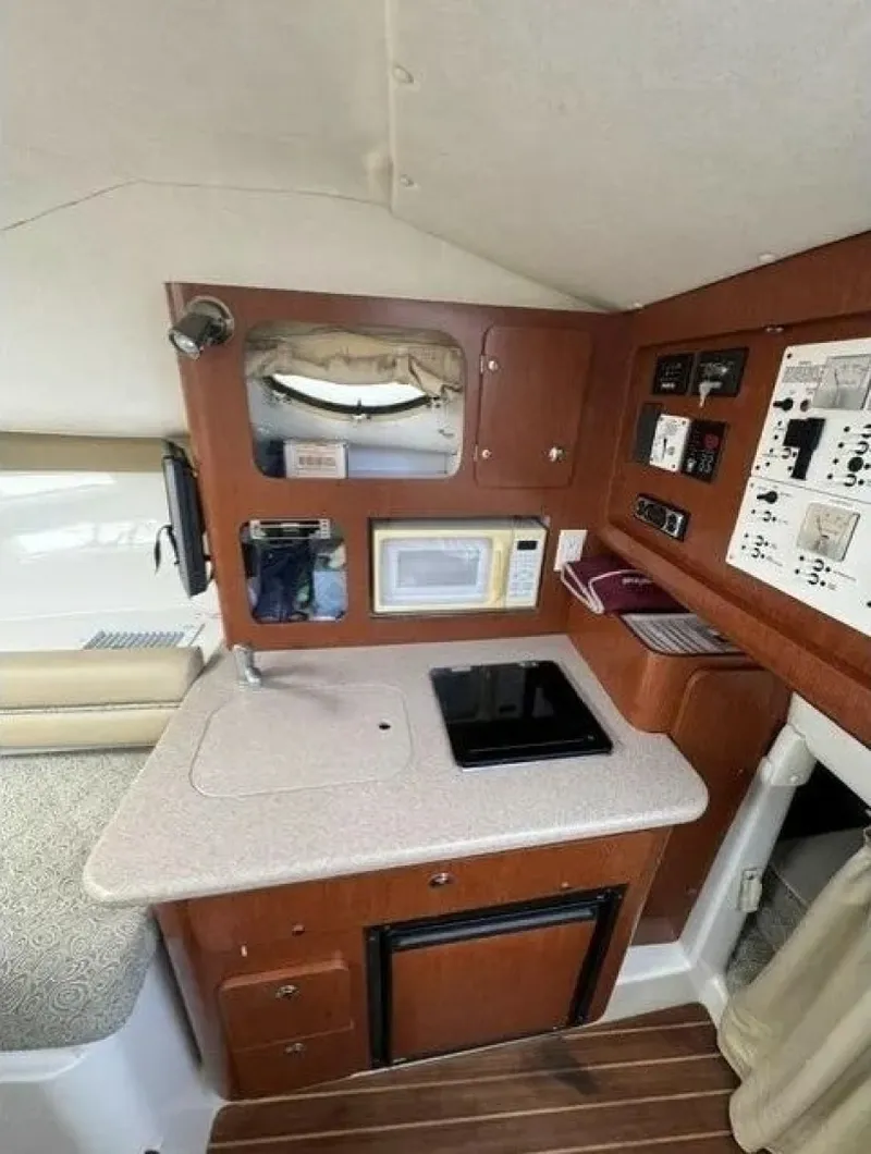 Slide: The Image of 2005 Pro Line 32 Express - 6508567