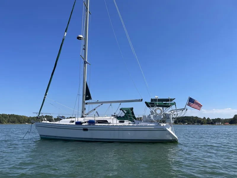 The Image of Catalina 355 2017 - 6981413