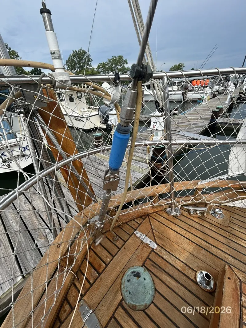 Slide: The Image of 37' Tayana backstay - 6509524