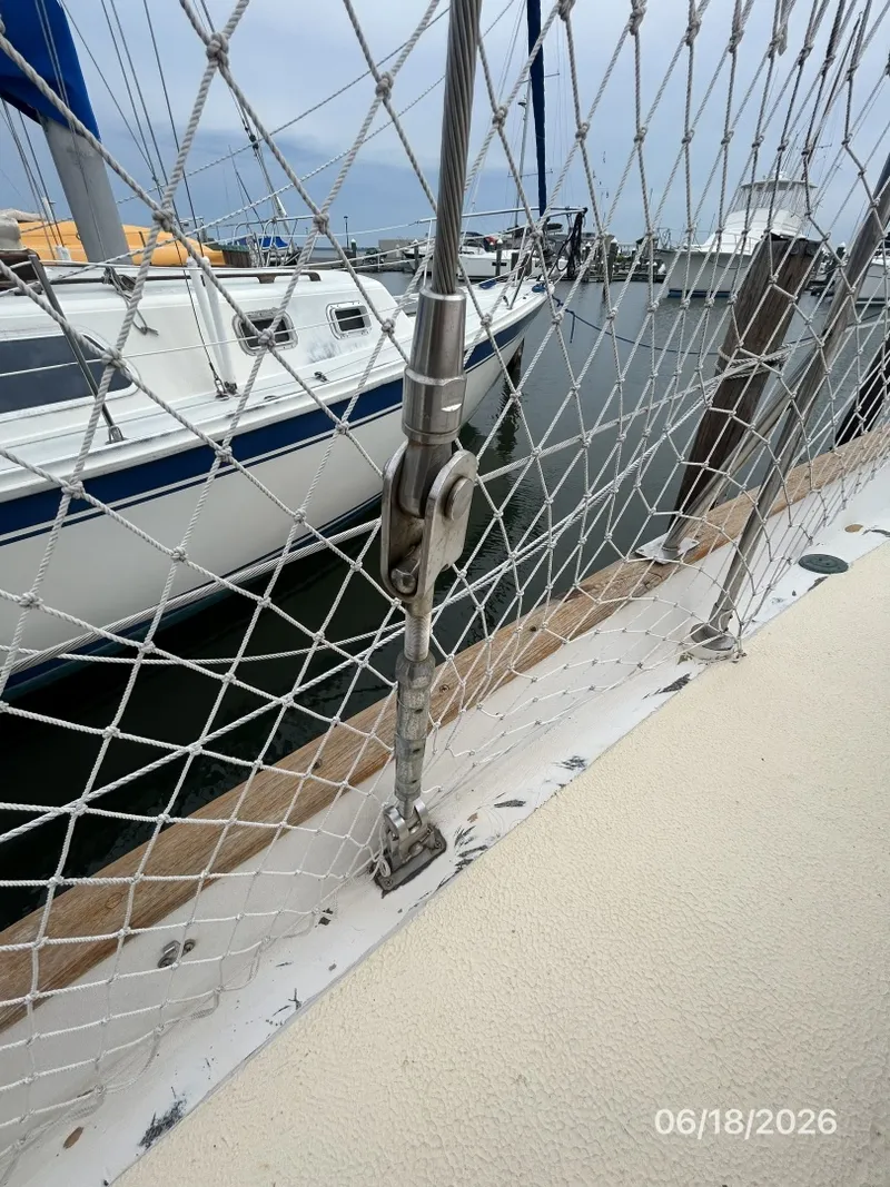 Slide: The Image of 37' Tayana standing rigging3 - 6509570