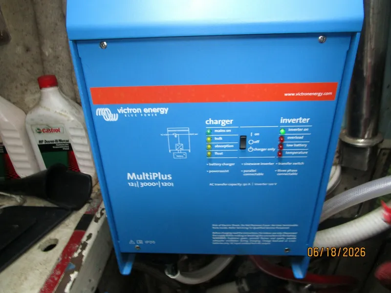 Slide: The Image of 37' Tayana inverter - 6509545