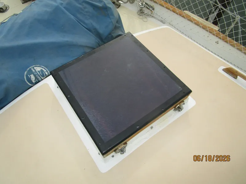 Slide: The Image of 37' Tayana forward deck hatch - 6509539
