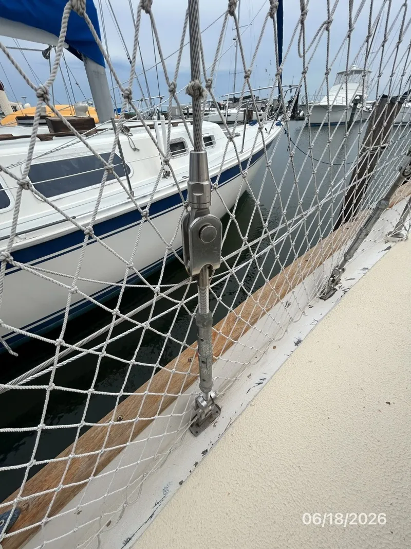 Slide: The Image of 37' Tayana standing rigging2 - 6509569
