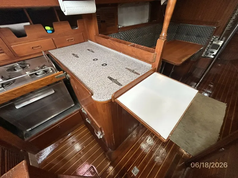 Slide: The Image of 37' Tayana galley counter extension - 6509541