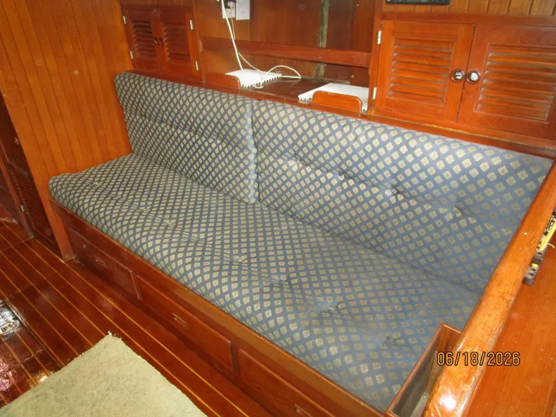 Slide: The Image of 37' Tayana salon starboard seating1 - 6509564