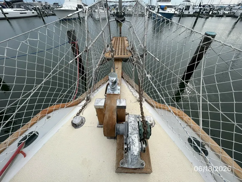 Slide: The Image of 37' Tayana anchor windlass1 - 6509521