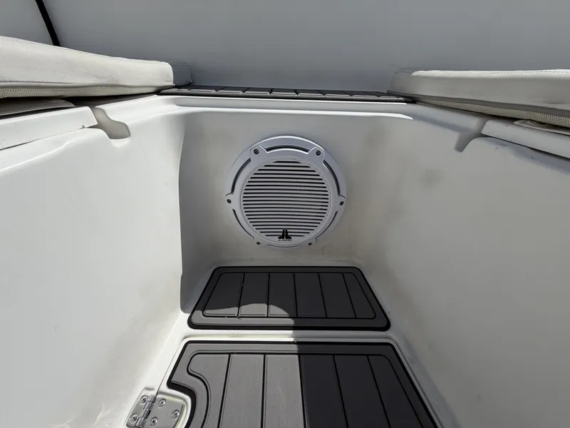 Slide: The Image of Boston Whaler 26 Outrage 1999 - 6509764