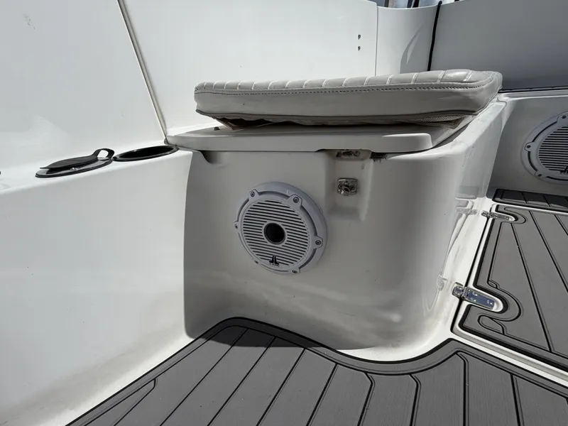 Slide: The Image of Boston Whaler 26 Outrage 1999 - 6509765