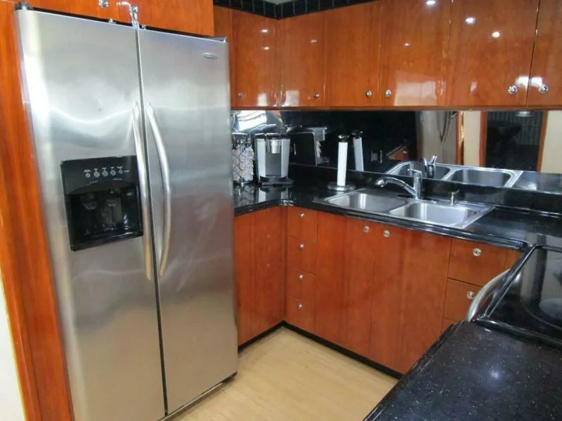Slide: The Image of Galley Looking Aft     - 6513904
