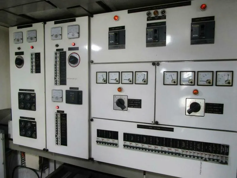 Slide: The Image of Main Switch Panel     - 6513961