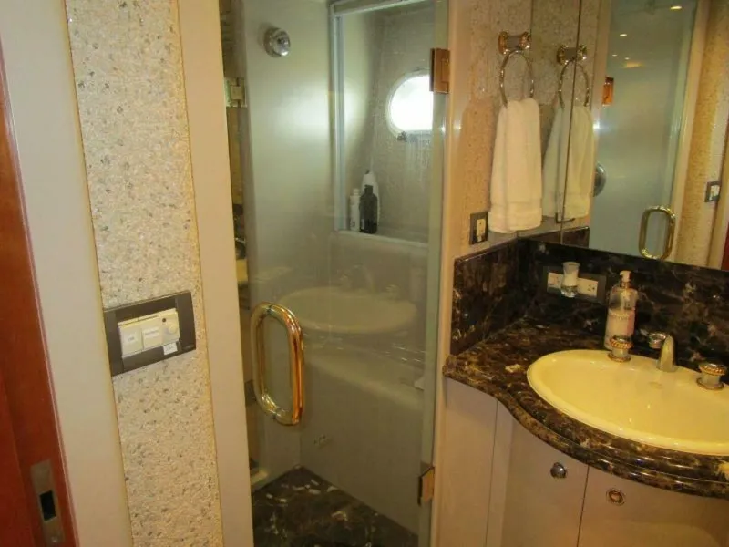Slide: The Image of Shower     - 6513924