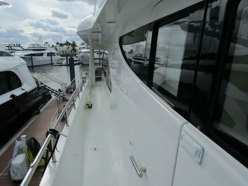Slide: The Image of Wide Walk Around Side Decks - 6513936