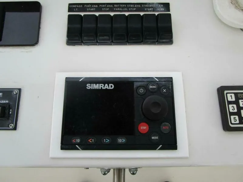 Slide: The Image of Helm Center     - 6513948